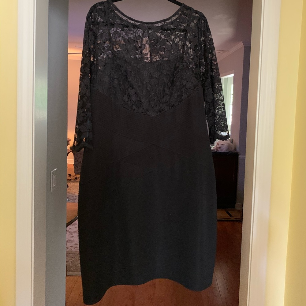 Black lace 3/4 length dress!